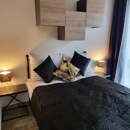 Апартаменти Moon *